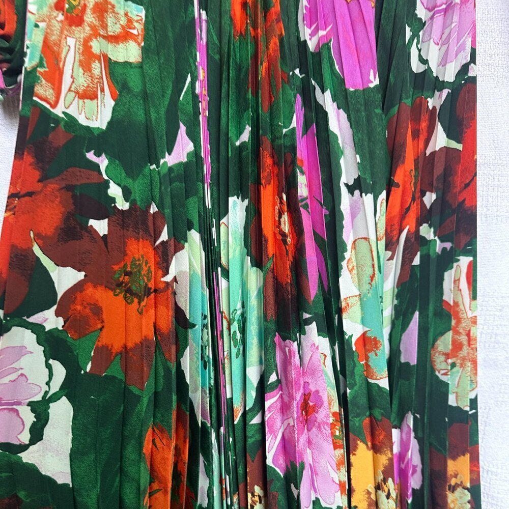Anthropologie SOLD OUT Pleated V Neck Floral Pleated Dress sz 10 - Picture 10 of 11